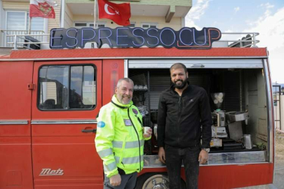 Depremzedeler için İtalya'dan gelen sağlık ekibine "espressolu" teşekkür
