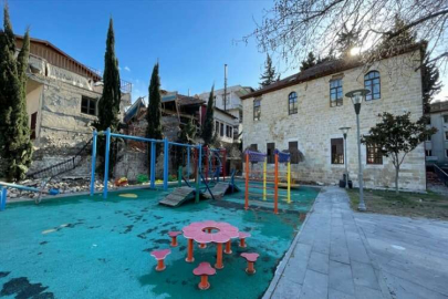 Hatay'da 10 yıl önce restore edilen asırlık taş binalar depremden sağlam çıktı