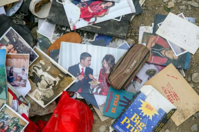 Depremde yıkılan Eda Apartmanı'ndan geriye kalan fotoğraflar duygulandırdı