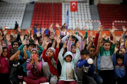 Depremzede genç ve çocuklar etkinliklerle afetin etkisinden uzak vakit geçirdi