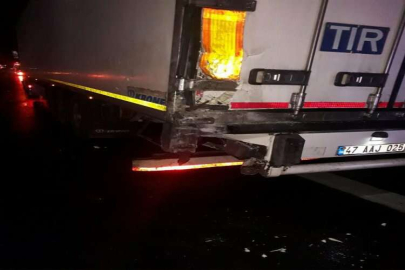 Mersin'de tıra çarpan otomobildeki 1 kişi öldü, 2 kişi yaralandı