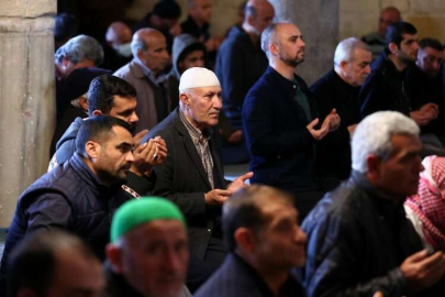 Mehmetçik Vakfı Adana'da şehitler ve depremde hayatını kaybedenler için mevlit okuttu