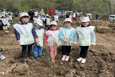 Kumluca'da deprem şehitleri adına fidan dikildi