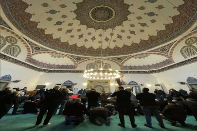 Antalya, Muğla, Isparta, Burdur'da ilk teravih namazı kılındı