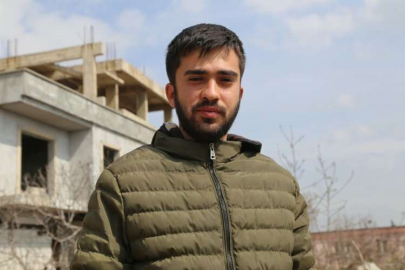 Anne babasını kurtarmak için girdiği bina yıkılınca kendi de enkazda kaldı