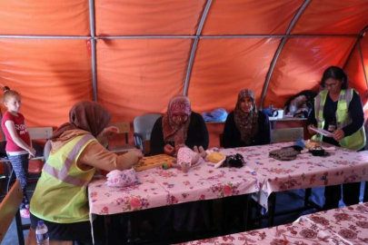 Hataylı depremzede kadınlar "asrın felaketi"nin izlerini zanaat öğrenek siliyor