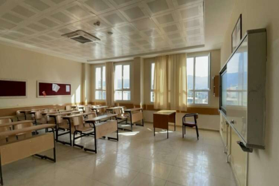 Depremin vurduğu Hatay'ın 7 ilçesindeki okullarda ders zili "buruk" çalacak