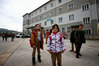 17 Kasım 2025 Pazartesi okullar açıldı mı? İlk ara tatil bitti mi?