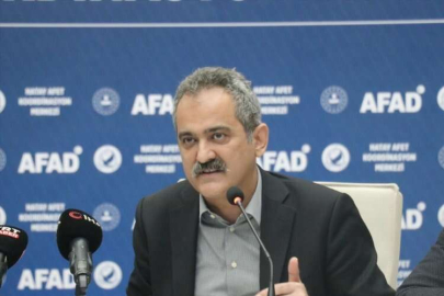 Milli Savunma Bakanı Akar, Hatay Afet Koordinasyon Merkezi'nde konuştu: