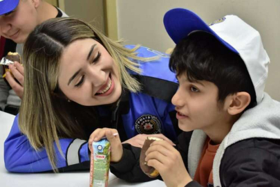 Adana polisi otizmli çocukları unutmadı
