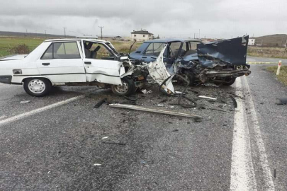 Tekirdağ’da süt kamyonu ile otomobil çarpıştı, 4 kişi hayatını kaybetti