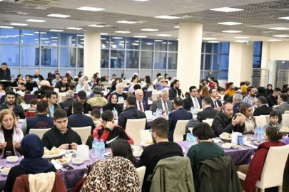 Uşak Üniversitesi depremzede aileleri iftarda ağırladı