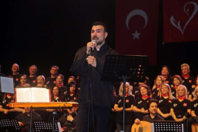 Mersin'de depremzedeler için dayanışma konseri düzenlendi