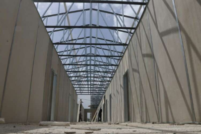 Hatay'daki depremzede öğrenciler prefabrik okulda eğitim alacak