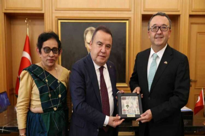 Sri Lanka Büyükelçisi’nden Başkan Böcek’e ziyaret