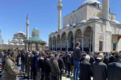 Konya’da Ramazan ayının son Cuma namazı kılındı