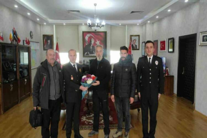 Kars’ta, gazeteciler Polis Haftasını kutladı