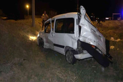 Avcılar'da takla atan araçta 2 yaralı