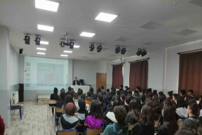 VHO kariyer günlerinde öğrencilerle buluştu