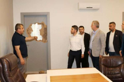 Bıçaklanan bekçi Ak Parti Seçim bürosuna sığındı