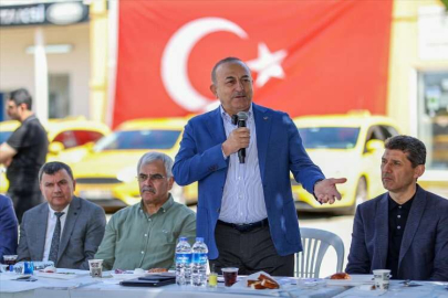 ANTALYA - Bakan Çavuşoğlu, taksici esnafıyla bir araya geldi
