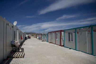 Depremzede kadınlar, acılarını yeni dostluklarla unutmaya çalışıyor