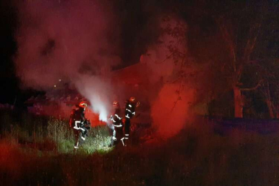 ÇORUM - Devriye gezen polisin fark ettiği yangını itfaiye ekipleri söndürdü