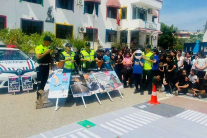 Silifke'de jandarma, öğrencilere trafik eğitimi verdi