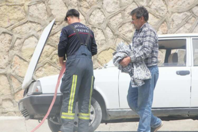 Serik'te seyir halindeki otomobilde yangın çıktı