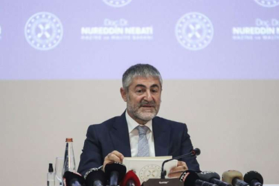 Hazine ve Maliye Bakanı Nebati, Mersin'de gazetecilerle bir araya geldi: