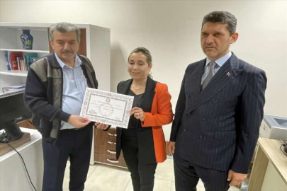 AK Parti Antalya milletvekilleri mazbatalarını aldı