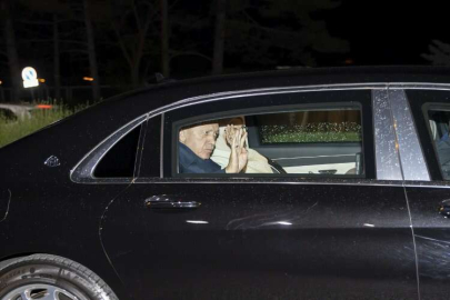 ANKARA - Cumhurbaşkanı Erdoğan, Esenboğa Havalimanı çıkışında vatandaşlarca sevgi gösterileriyle karşılandı