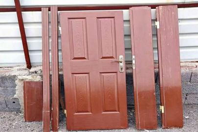 Hasarlı binaların malzemeleri ikinci el olarak satılıyor