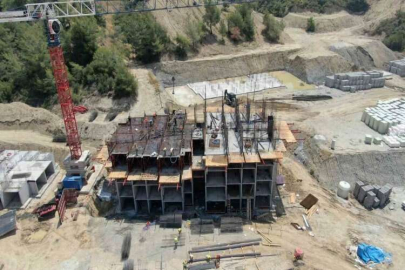 Adana’da kalıcı TOKİ konutları yükselmeye başladı