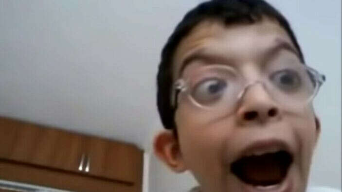 bir-de-imdi-grn-tablet-reyiz-byd-tarzyla-gndem-oldua_6e023230