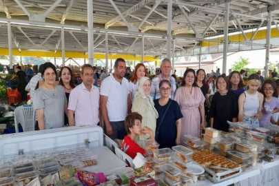 Kemer'de okul yararına kermes düzenlendi