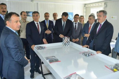 Vali Elban’dan robotik ve kodlama sınıfına ziyaret