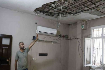 Depremden hasarsız çıkan evin tavanı çöktü
