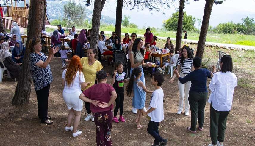 BÜYÜKŞEHİR’DEN DEPREMZEDE VATANDAŞLAR İÇİN PİKNİK ETKİNLİĞİ (12)