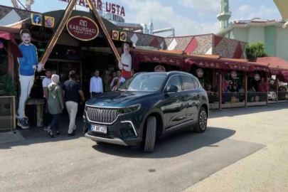 Togg’u teslim alıp kebapçıya gitti