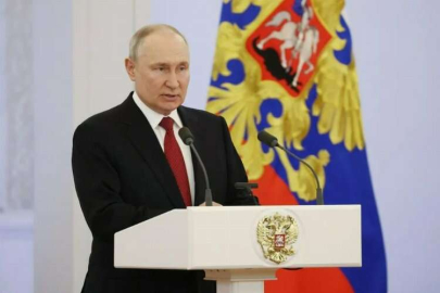 Putin'den açıklama: ''Bize karşı silaha sarılan herkes vatan hainidir. Cevap sert olacak''