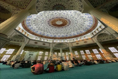 Antalya ve Burdur'da Kurban Bayramı namazı kılındı