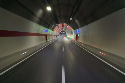 Bakan Uraloğlu: “Yeni Zigana Tüneli’nden 1.5 ayda 251 bin araç geçti”