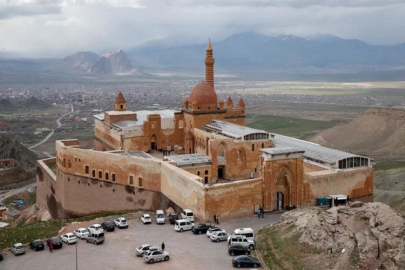 İshak Paşa Sarayı’nı bayramda 40 bin kişi ziyaret etti