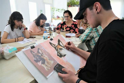 Yüreğir Belediyesi’nden Çocuk ve Gençlere Resim Kursu