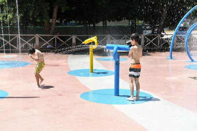 Çukurova’da su oyun parkları açıldı