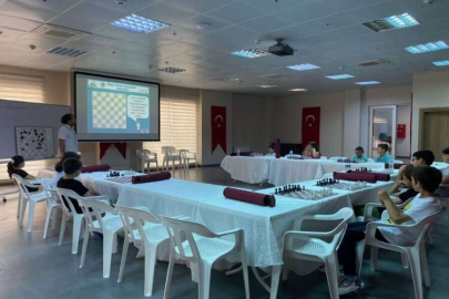 Satranç öğrenmek isteyen çocuklar Metristepe Kültür Merkezi’nde buluştu