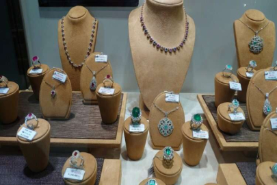 Tokyo’daki mücevher fuarının en pahalı parçası fiyatıyla dudak uçuklattı