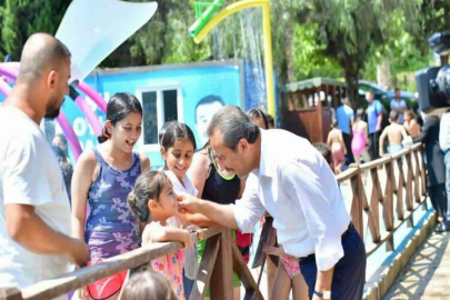 Çukurova’da çocuklar su oyun parklarıyla hem serinliyor hem eğleniyor