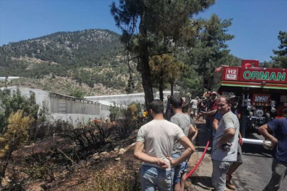 Mersin'de çıkan orman yangınına ekiplerce müdahale ediliyor